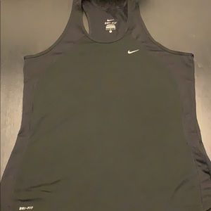 🚴🏽‍♀️ Nike Workout Tank 🚴🏽‍♀️